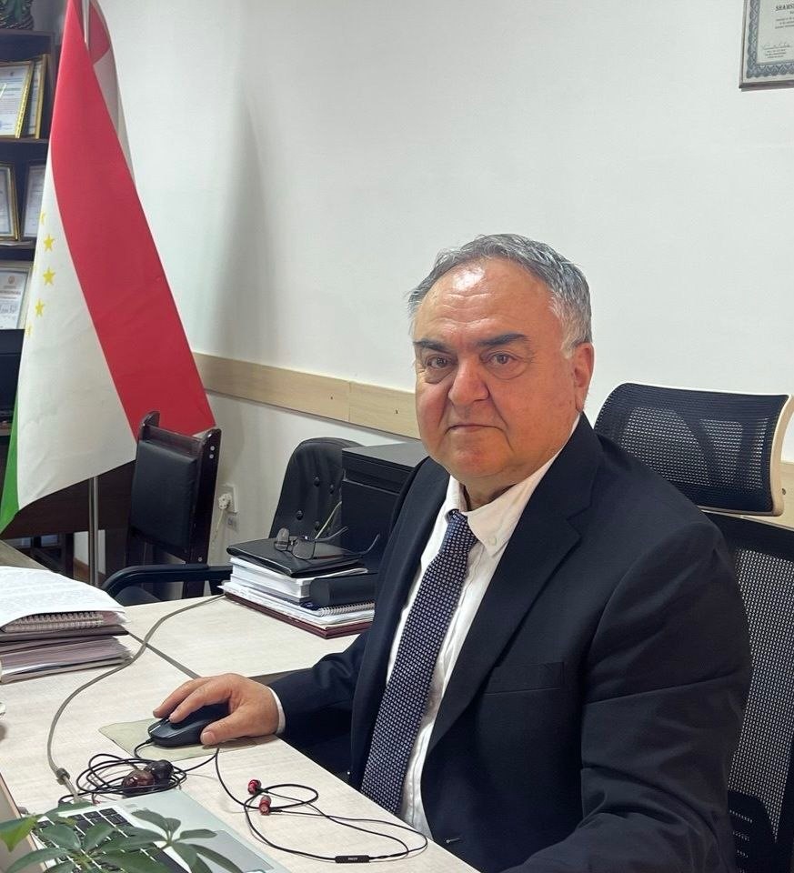 ШАМСИДДИН КАРИМОВ: ЧЕҲРАИ ОШНО ДАР МАКТАБИ МУОСИРИ СИЁСАТШИНОСИИ ТОҶИКИСТОН